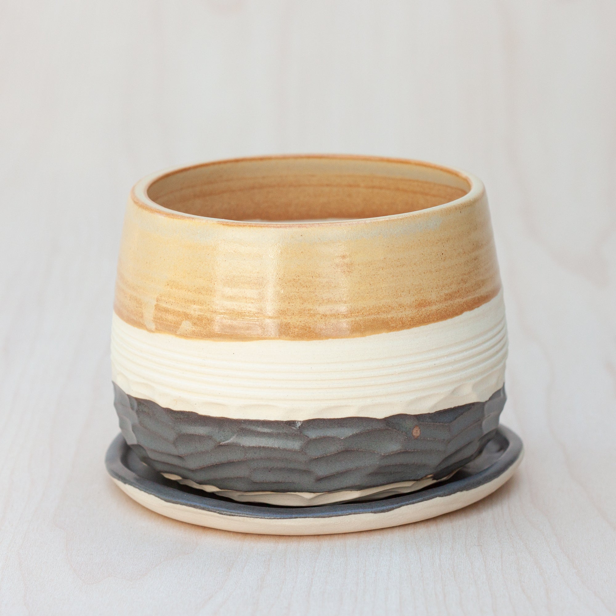 Horizon Planter in Mustard Shino