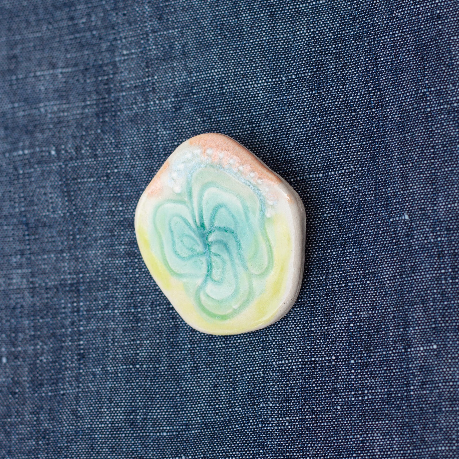 Pin 04
